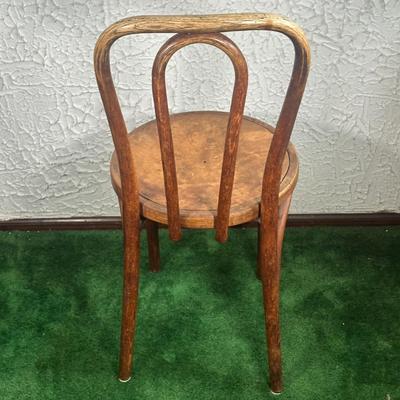 LOT 140F: Set Of 4 Early 20th Century Bentwood Chairs