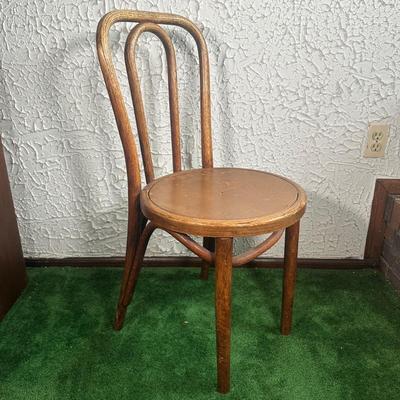 LOT 140F: Set Of 4 Early 20th Century Bentwood Chairs