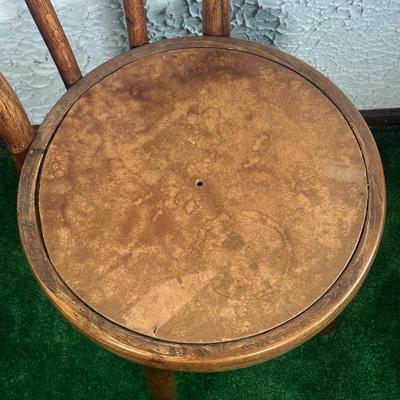 LOT 140F: Set Of 4 Early 20th Century Bentwood Chairs
