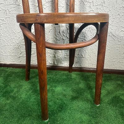 LOT 140F: Set Of 4 Early 20th Century Bentwood Chairs