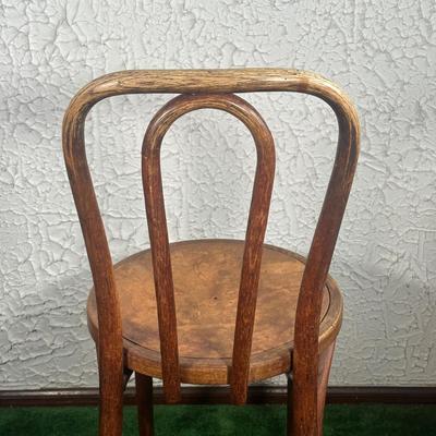 LOT 140F: Set Of 4 Early 20th Century Bentwood Chairs