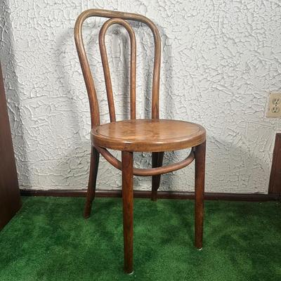 LOT 140F: Set Of 4 Early 20th Century Bentwood Chairs