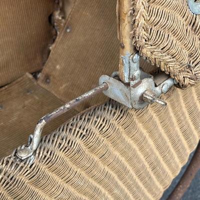 LOT 150G: Antique Victorian Wicker Baby Stroller/Buggy Circa Early 19th Century
