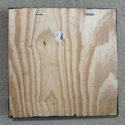 LOT 157L: String Art Wall Decor