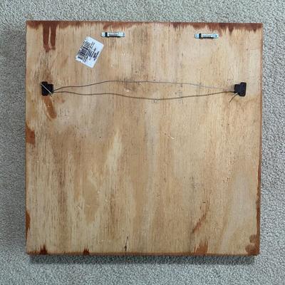LOT 157L: String Art Wall Decor
