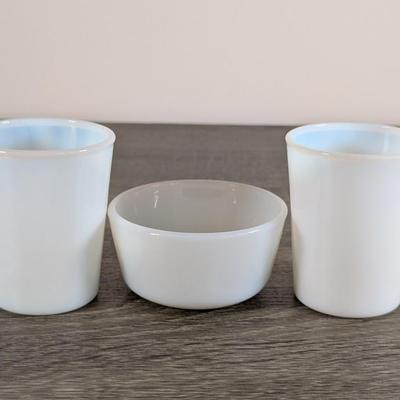 LOT 185K: Vintage Westmoreland Milk Glass Ring & Petal Fruit Bowl, Anchor Hocking Vases, Bowls, Dishes & Juice Glasses