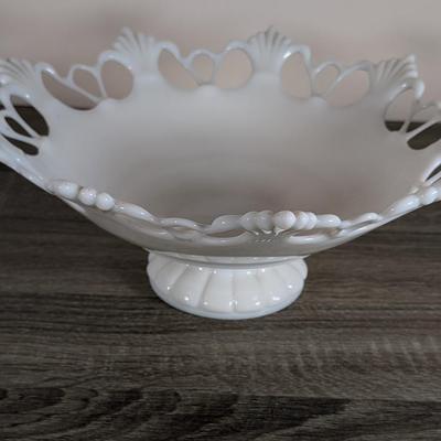 LOT 185K: Vintage Westmoreland Milk Glass Ring & Petal Fruit Bowl, Anchor Hocking Vases, Bowls, Dishes & Juice Glasses