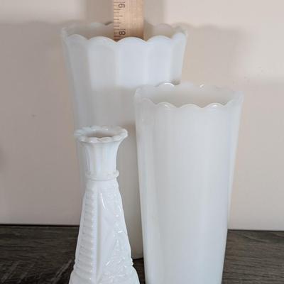 LOT 185K: Vintage Westmoreland Milk Glass Ring & Petal Fruit Bowl, Anchor Hocking Vases, Bowls, Dishes & Juice Glasses