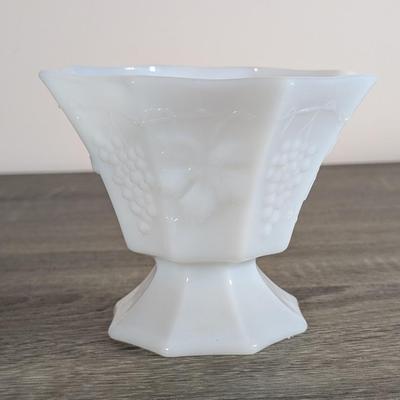 LOT 185K: Vintage Westmoreland Milk Glass Ring & Petal Fruit Bowl, Anchor Hocking Vases, Bowls, Dishes & Juice Glasses