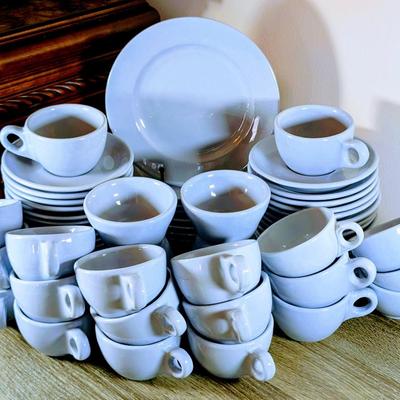 LOT 187K: Vintage 1950's Diner/Restaurant Platinum Blue Buffalo China Lune