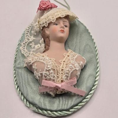 LOT 203D: Victorian Ornaments for a Beautiful Holiday Tree!!