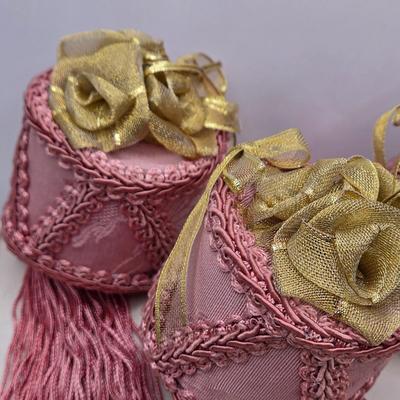 LOT 203D: Victorian Ornaments for a Beautiful Holiday Tree!!