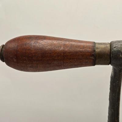 LOT 210K: Unique Vintage Meat Grinder Lamp