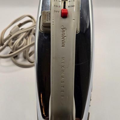 LOT 216K: Vintage Toastmaster Toaster and Sunbeam Hand Mixer
