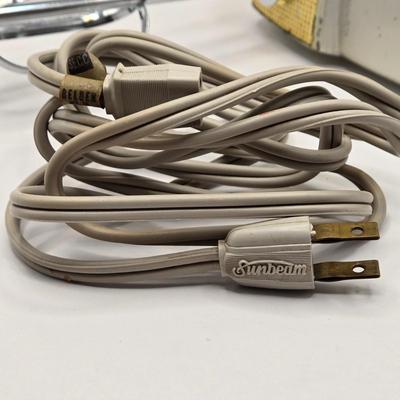LOT 216K: Vintage Toastmaster Toaster and Sunbeam Hand Mixer