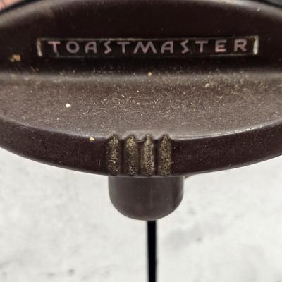 LOT 216K: Vintage Toastmaster Toaster and Sunbeam Hand Mixer