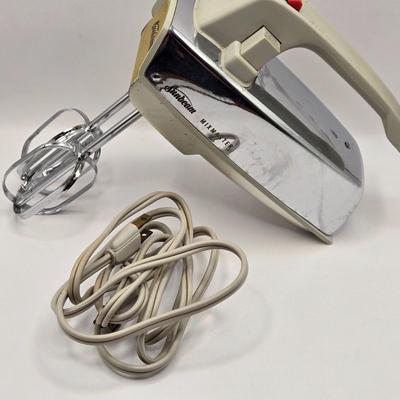 LOT 216K: Vintage Toastmaster Toaster and Sunbeam Hand Mixer