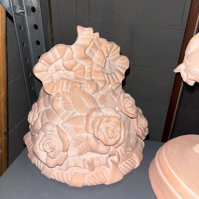 LOT 995B: Terracotta Decor Items
