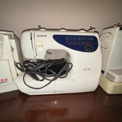 LOT 998DR: Sewing machines and accessories