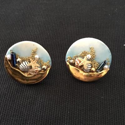 Super cool vintage under the sea stud earrings