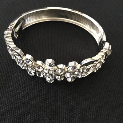 Beautiful Silver-tone rhinestone hinged bracelet