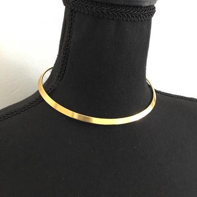 Pretty gold, toned collar necklace