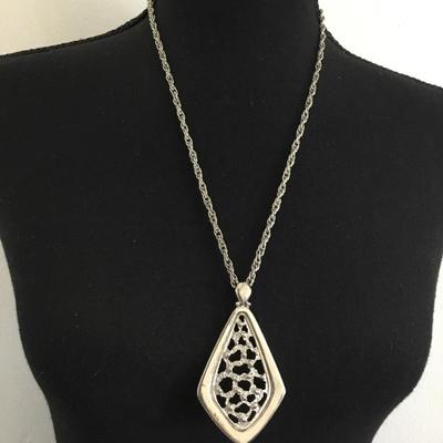 Vintage silver tone chain necklace & pendant
