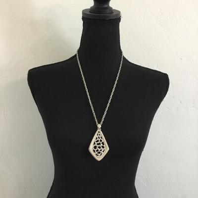 Vintage silver tone chain necklace & pendant