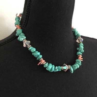 Beautiful turquoise, howlite and crystal beaded necklace