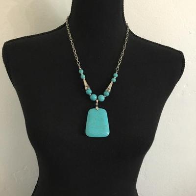 Faux stone statement necklace Silver toned