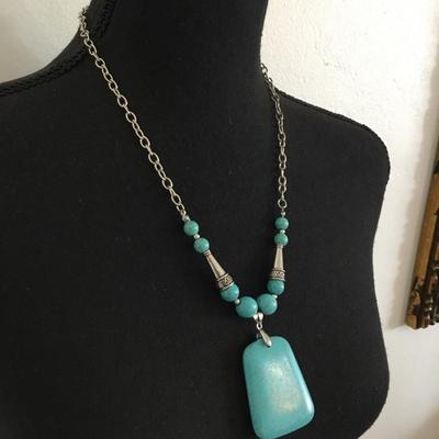 Faux stone statement necklace Silver toned