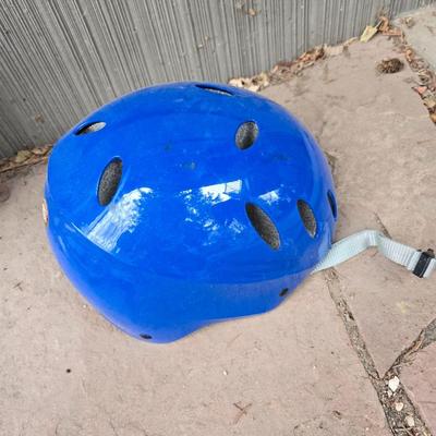 Bicycle accessories - Mongoose helmet - Bike pump - Handlebar bags -Bike lock with 2 keys - Tire kit and more