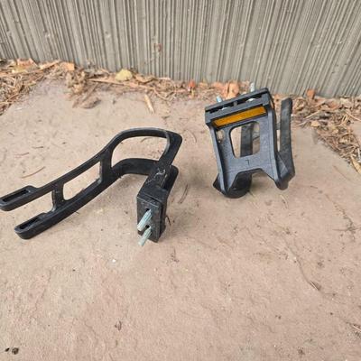 Bicycle accessories - Mongoose helmet - Bike pump - Handlebar bags -Bike lock with 2 keys - Tire kit and more