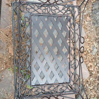 Two small metal patio tables - Wire woven top with decorative legs