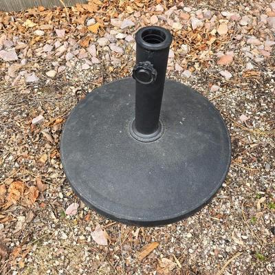 Like new crank style umbrella with umbrella stand