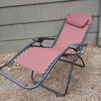 Adjustable Folding Zero Gravity Recliner / Patio Lounger
