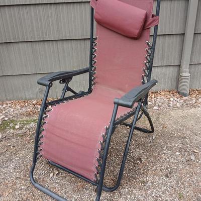Adjustable Folding Zero Gravity Recliner / Patio Lounger