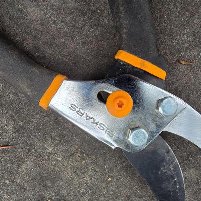 Garden tools - Scott's handheld spreader -Aluminum Garden shovel -Hand fork and Fiskars Pruners and weed tool