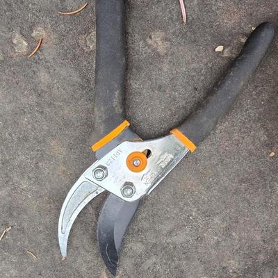 Garden tools - Scott's handheld spreader -Aluminum Garden shovel -Hand fork and Fiskars Pruners and weed tool