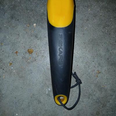 Garden tools - Scott's handheld spreader -Aluminum Garden shovel -Hand fork and Fiskars Pruners and weed tool