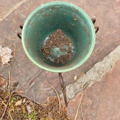 Garden pot with stand - partial bag of rose food - crafting moss - and a unopened bag of Odla hydroponic clay beads