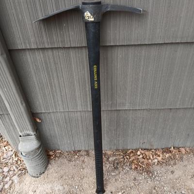 Like new Collins Axe - Mattock pick axe