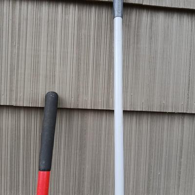 Yard & Garden tools - Suncast leaf rake - and a Ace Hardware Bow rake - both like new!