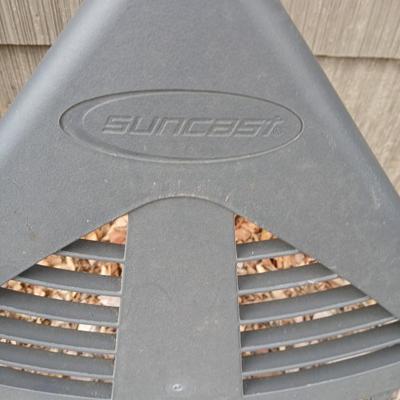 Yard & Garden tools - Suncast leaf rake - and a Ace Hardware Bow rake - both like new!