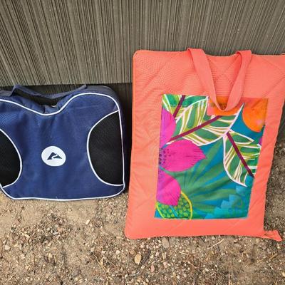 Folding storage bag / Picnic Blanket with stadium seat pad