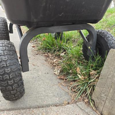 Nice Gorilla Cart Model # GCG-4 with an unopened bag of small western bark