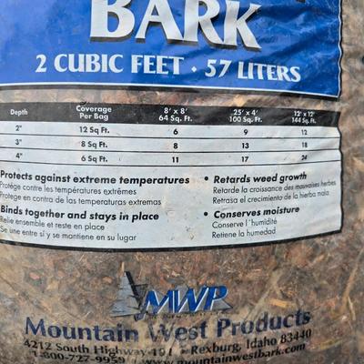 Nice Gorilla Cart Model # GCG-4 with an unopened bag of small western bark