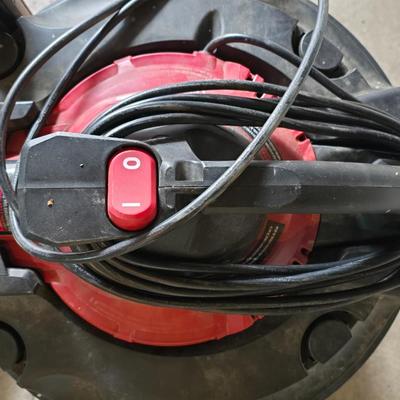 Craftsman 16 gallon wet/dry vacuum with removable blower and several attachments and extension cord.