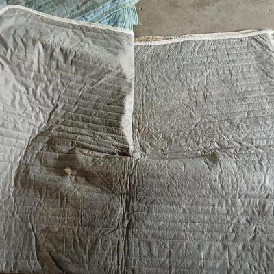 4 moving pads - need a good cleaning - also great for pet blankets