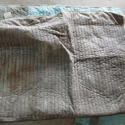 4 moving pads - need a good cleaning - also great for pet blankets